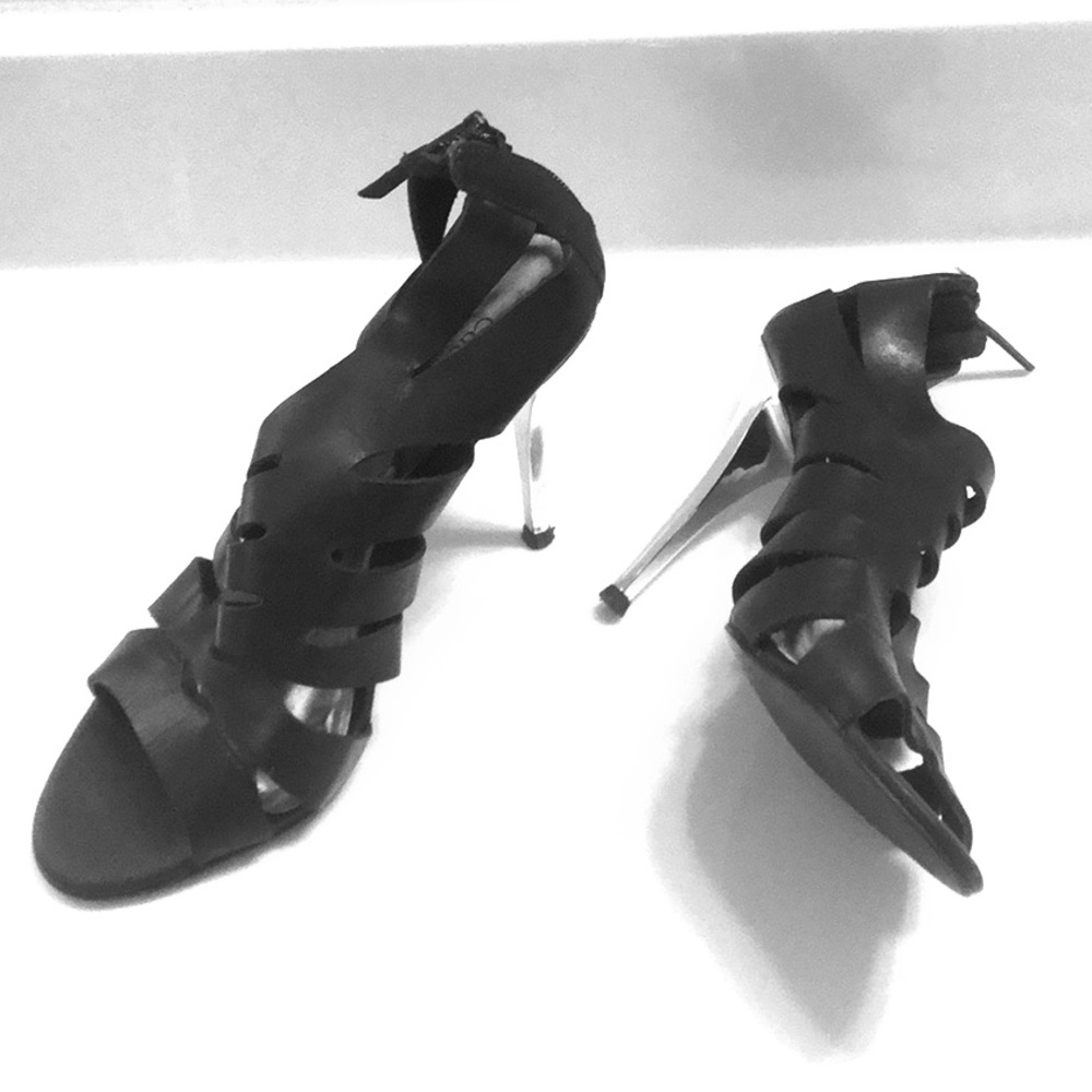 Cathy Jean metallic spike gladiator shoes SZ 9